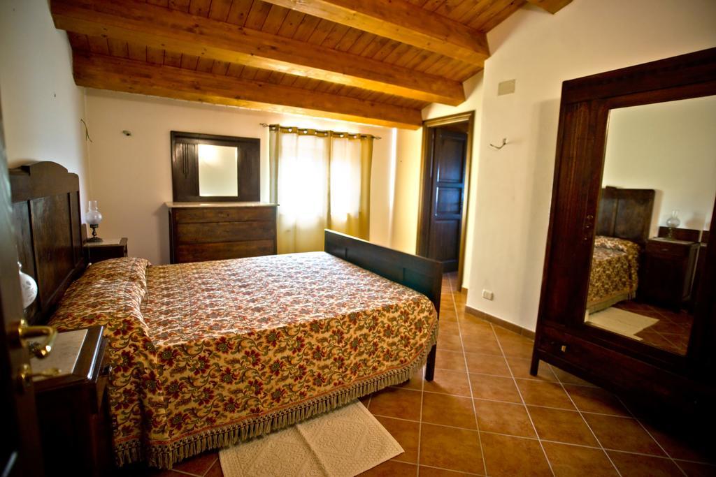Agriturismo Miracco Atanasio Franco "Il Maniero" Santa Sofia d'Epiro 외부 사진